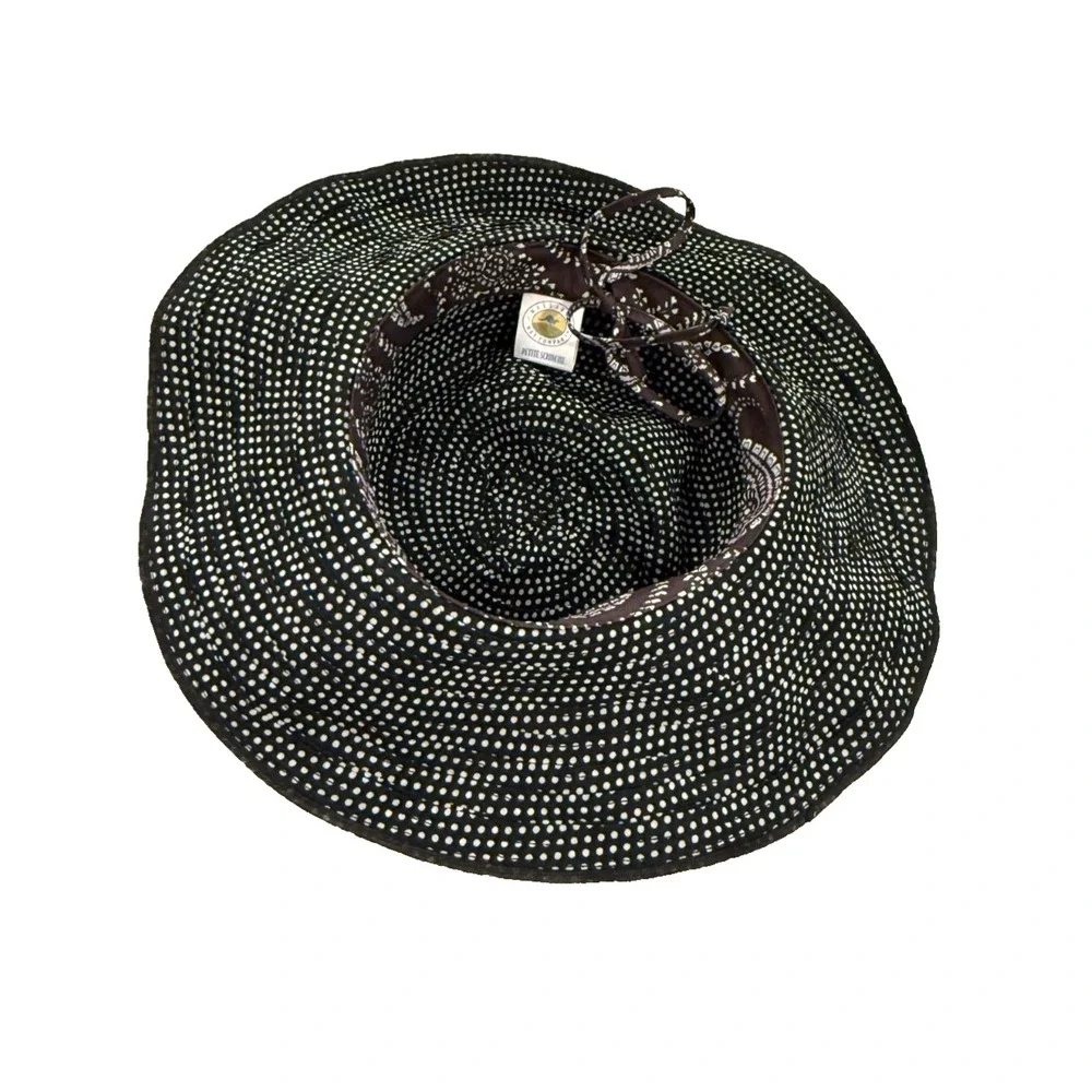 Wallaroo Hat Company Women's Petite Scrunchi Hat; Black/White; UPF 50+  One Size